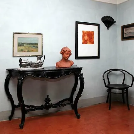 Apartment Palazzo Aloigi Luzzi